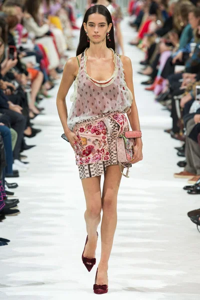 Look 43